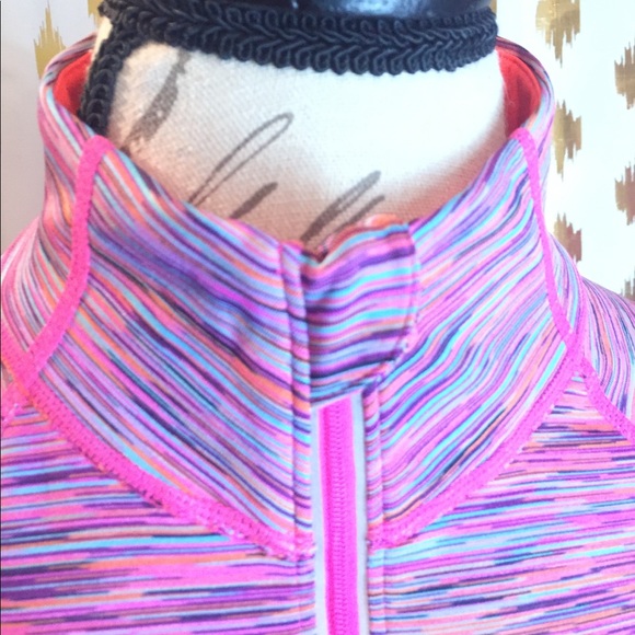 Lovely quick dry top for exercise - Picture 3 of 6